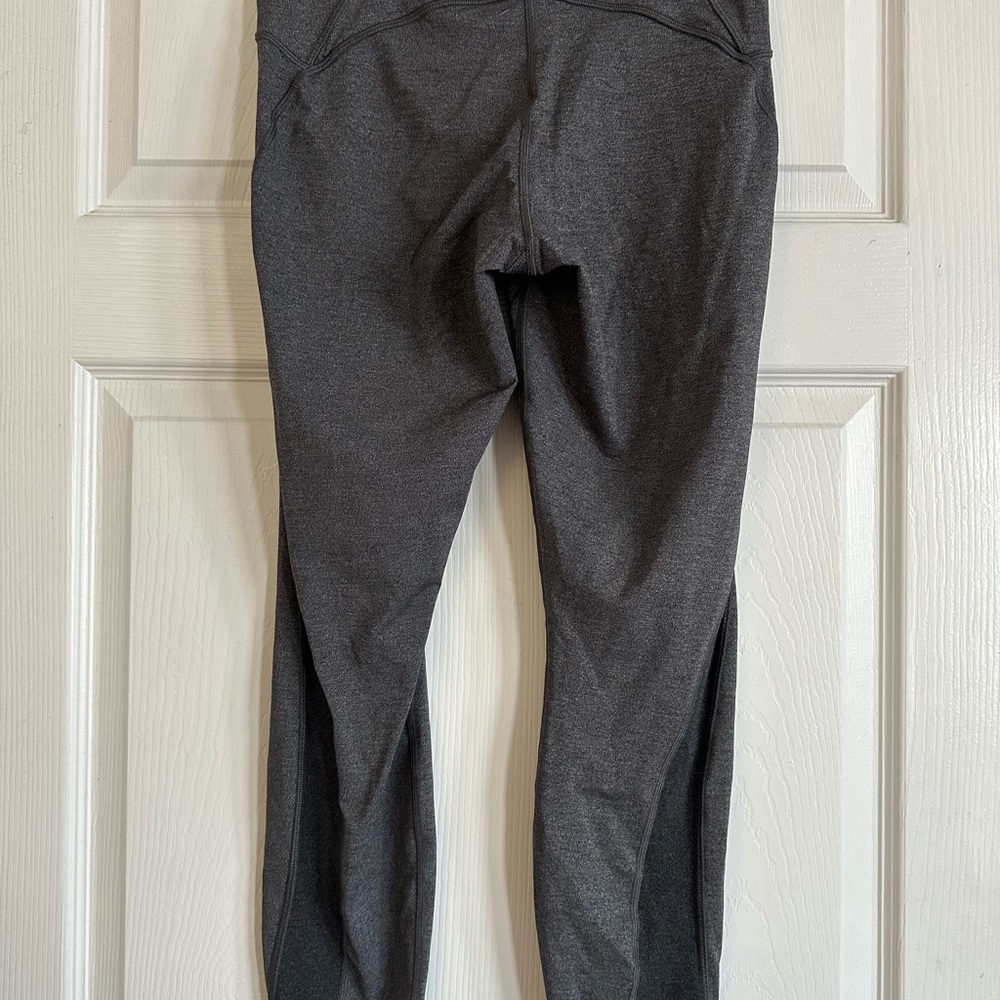 Women’s Fast and Free High-Rise Tight 25" Gray, size 10. - Picture 3 of 3